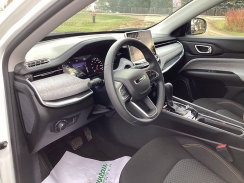 Used 2022 Jeep Compass Sport image 13