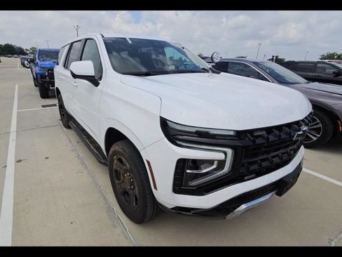 Used 2025 Chevrolet Tahoe 4WD image 4