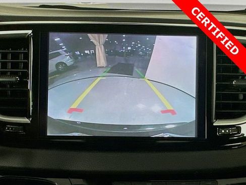Used 2024 Chrysler Pacifica Touring-L image 14