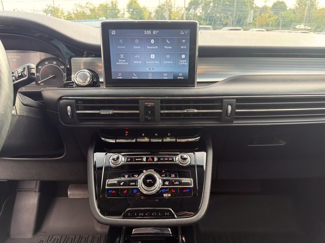 Used 2021 Lincoln Corsair AWD w/ Equipment Group 101A image 17