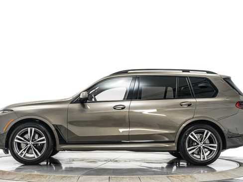 Used 2026 BMW X7 xDrive40i w/ M Sport Package AWD/4WD image 6