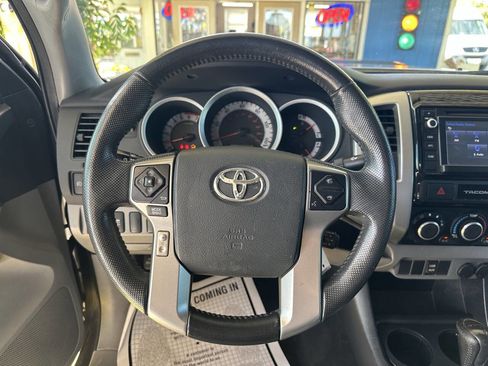 Used 2015 Toyota Tacoma PreRunner image 16