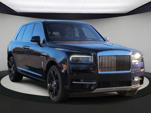 Used 2022 Rolls-Royce Cullinan image 2