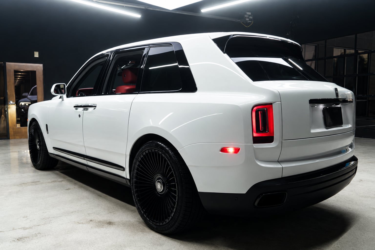 Used 2023 Rolls-Royce Cullinan Black Badge AWD/4WD image 12