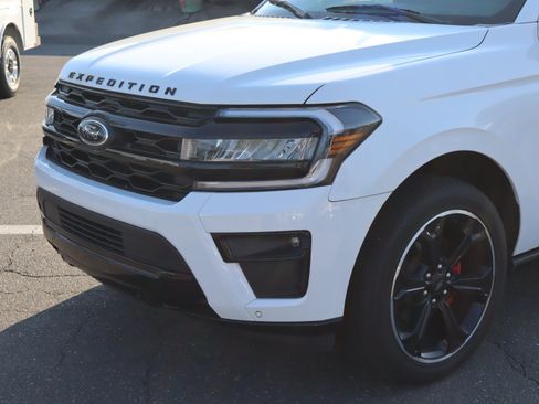 Used 2022 Ford Expedition Max Limited AWD/4WD image 6