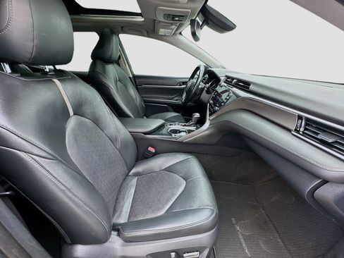 Used 2018 Toyota Camry XSE image 20