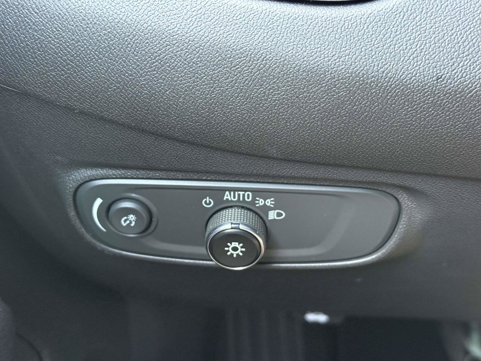 Certified 2024 Chevrolet Equinox LT FWD image 25