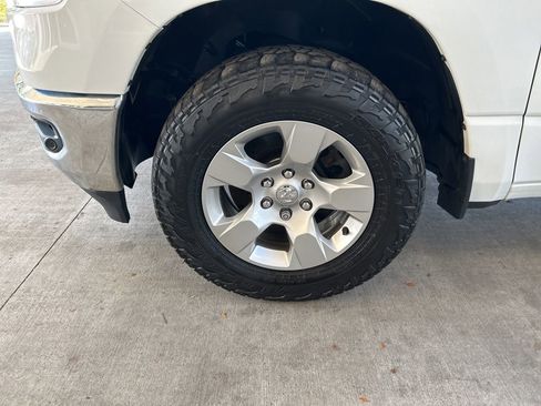 Used 2019 RAM 1500 Big Horn AWD/4WD image 14