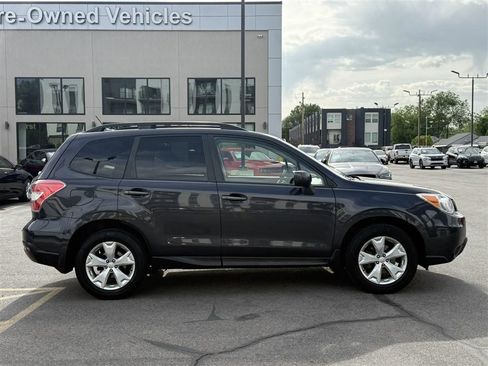 Used 2014 Subaru Forester 2.5i Premium AWD/4WD image 8