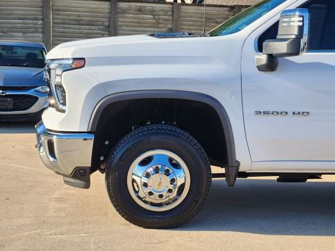 Used 2025 Chevrolet Silverado 3500 LTZ AWD/4WD image 17