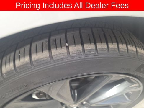 Used 2025 Toyota Corolla SE FWD image 4