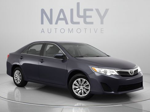 Used 2012 Toyota Camry SE FWD image 7