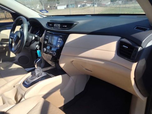 Used 2017 Nissan Rogue S w/ Appearance Package image 20