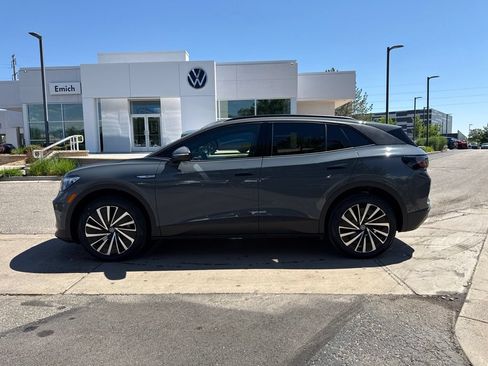 Certified 2024 Volkswagen ID.4 Pro AWD/4WD image 2