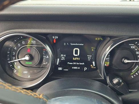 Used 2022 Jeep Wrangler Unlimited Sahara AWD/4WD image 11