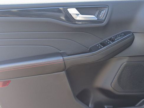 Used 2024 Ford Escape ST-Line image 12