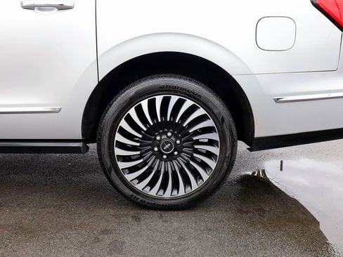 Used 2018 Lincoln Navigator L Black Label image 28