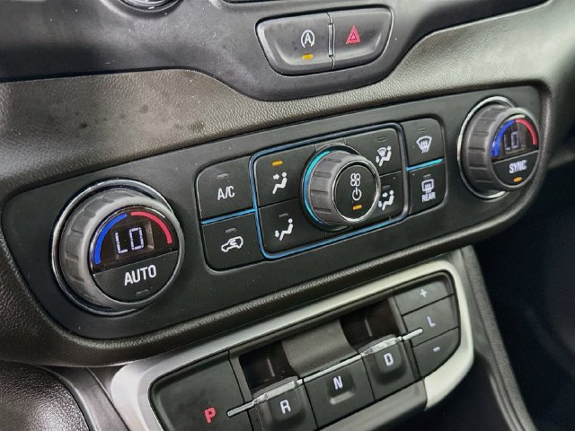 Used 2022 GMC Terrain SLE w/ Driver Convenience Package FWD image 18