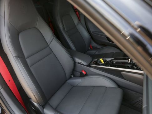 Certified 2024 Porsche 911 Carrera 4S AWD/4WD image 34