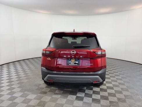 Used 2023 Nissan Rogue SV image 9