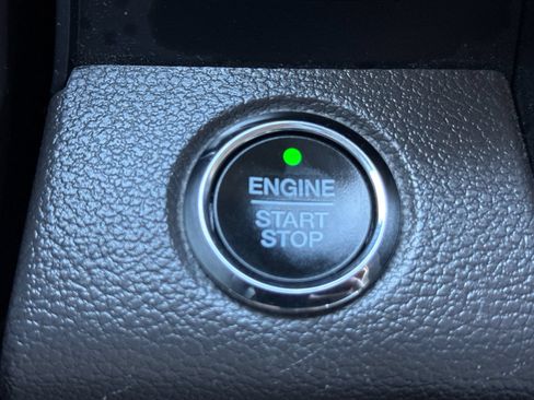 Used 2018 Ford Expedition XLT w/ Equipment Group 201A RWD image 23