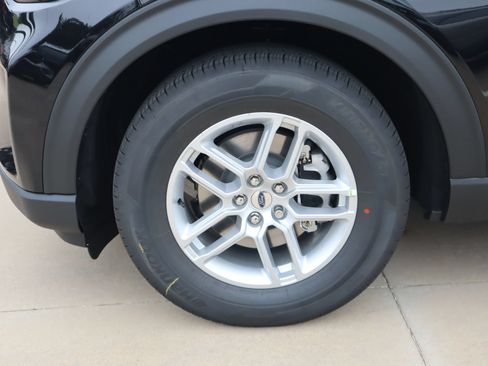 New 2026 Ford Explorer Active RWD image 19