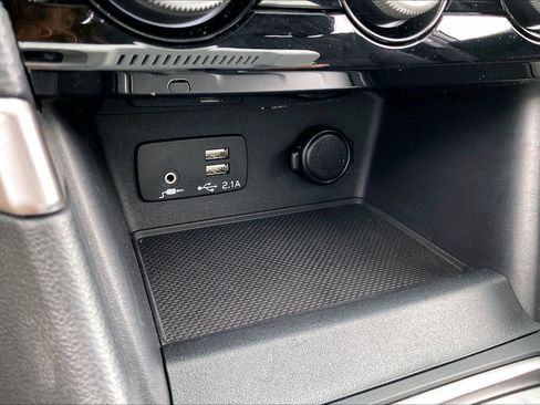 Used 2023 Subaru Forester Premium image 32