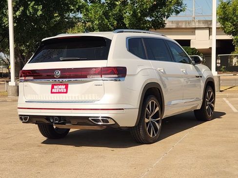 Used 2024 Volkswagen Atlas SEL Premium R-Line AWD/4WD image 3