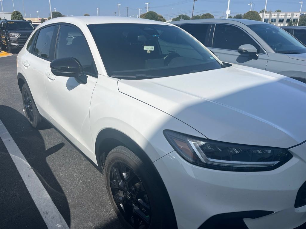 Used 2024 Honda HR-V Sport image 3