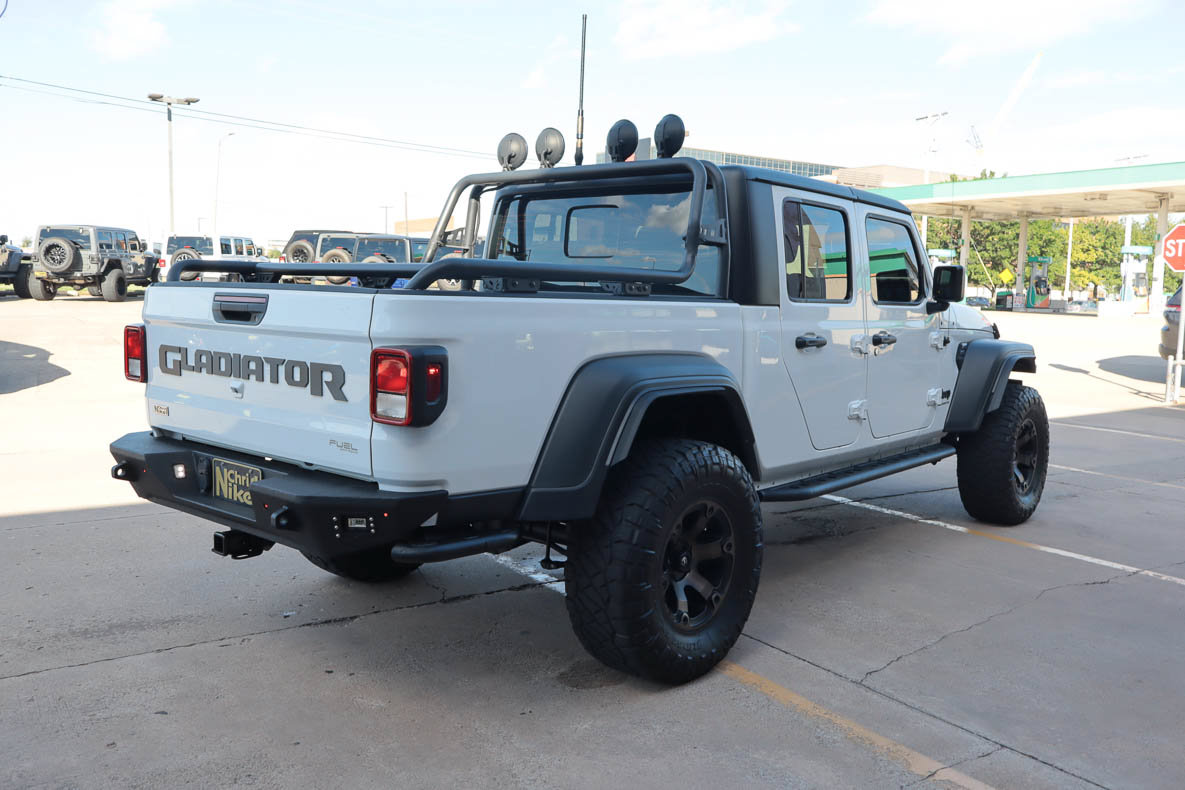 Used 2023 Jeep Gladiator Sport AWD/4WD image 13