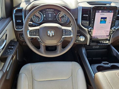 Used 2025 RAM 1500 Laramie image 12
