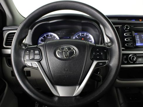 Used 2014 Toyota Highlander LE image 20
