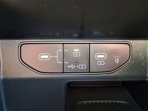 Certified 2025 Kia Sorento SX FWD image 25