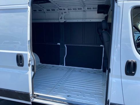 Used 2026 RAM ProMaster 2500 w/ Convenience Group FWD image 20
