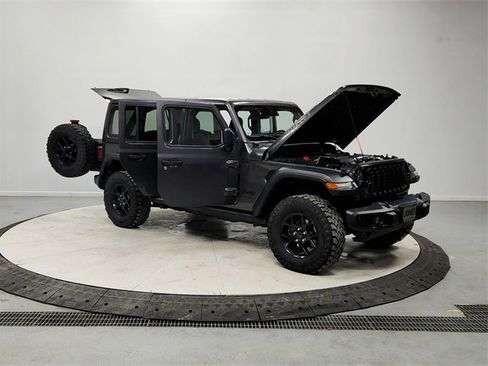 Used 2024 Jeep Wrangler Willys image 9