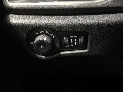 New 2026 Chrysler Pacifica Limited image 19