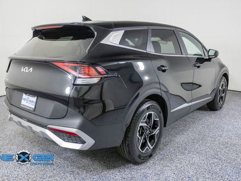 Used 2025 Kia Sportage LX FWD image 7