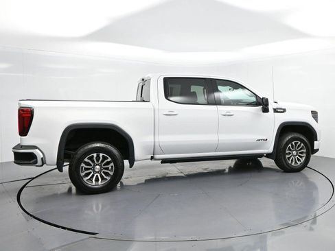 Used 2023 GMC Sierra 1500 AT4 w/ AT4 Premium Package AWD/4WD image 8