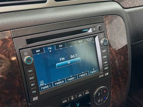 Used 2010 GMC Yukon XL Denali image 16