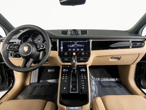 New 2026 Porsche Macan image 31
