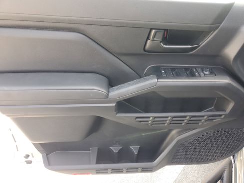 Used 2025 Toyota Tacoma SR image 17