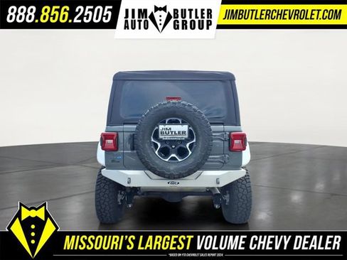 Used 2022 Jeep Wrangler Unlimited Rubicon 4xe w/ Cold Weather Group AWD/4WD image 23