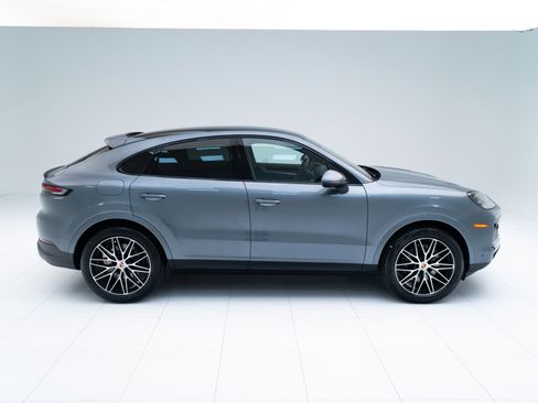 Certified 2026 Porsche Cayenne GTS AWD/4WD image 8