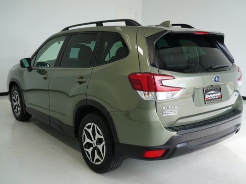 Used 2021 Subaru Forester Premium image 6
