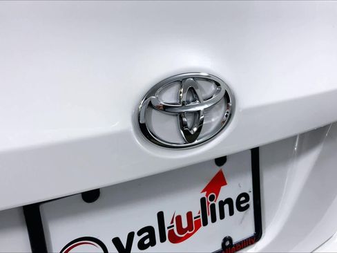 Used 2017 Toyota Corolla LE image 9