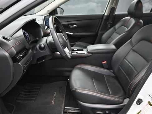Used 2022 Nissan Sentra SR w/ SR Premium Package FWD image 13