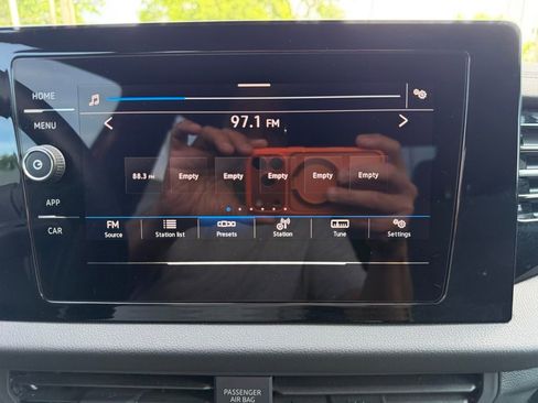 Used 2025 Volkswagen Jetta Sport FWD image 32