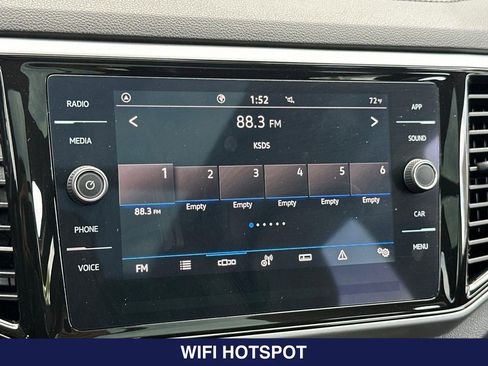 Used 2023 Volkswagen Atlas Cross Sport SE w/ Panoramic Sunroof Package FWD image 18