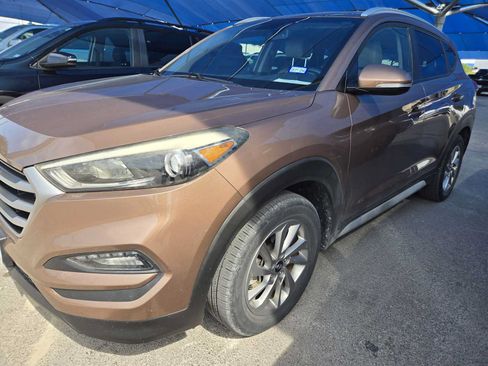 Used 2017 Hyundai Tucson SE Plus FWD image 1