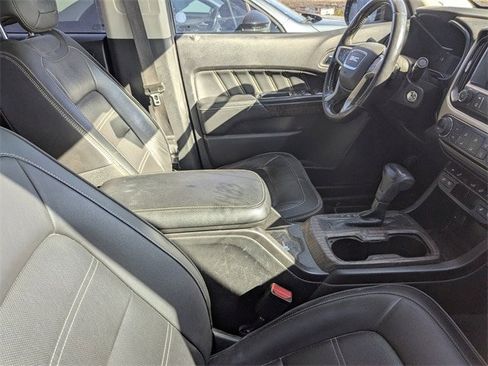 Used 2021 GMC Canyon Denali image 4